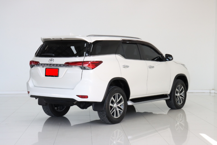 บรืการเหมาใหญ่รถ SUV 7 ที่นั่ง ไปต่างจังหวัด โทร.0811480083